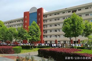 Thí sinh trả lời câu hỏi ở phần thi kiến thức.